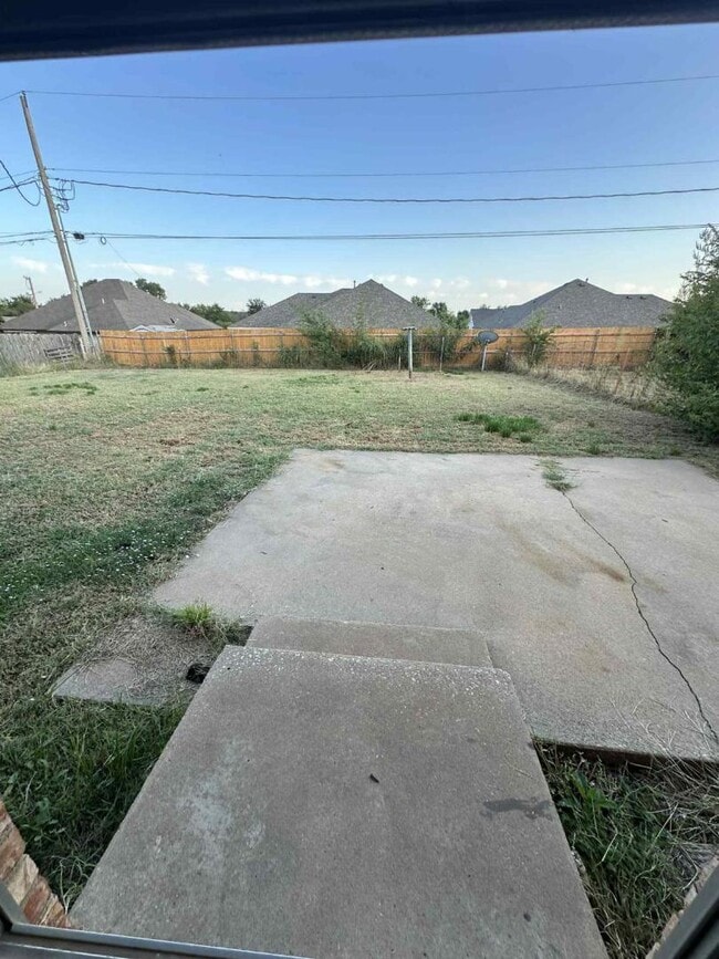 property at 1710 Parklane Dr