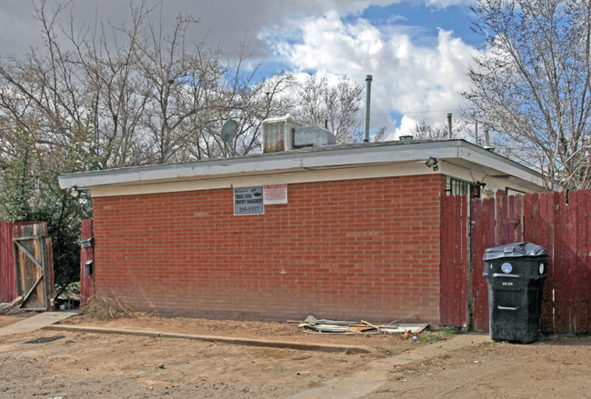 633 Grove St SE in Albuquerque, NM - Building Photo - Building Photo