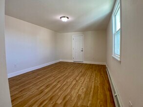 69 Florence St, Unit 3 in Somerville, MA - Building Photo - Building Photo
