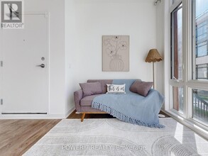 14 David Eyer Rd in Richmond Hill, ON - Building Photo - Building Photo