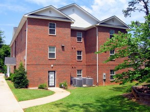 Guilford College East in Greensboro, NC - Building Photo - Building Photo