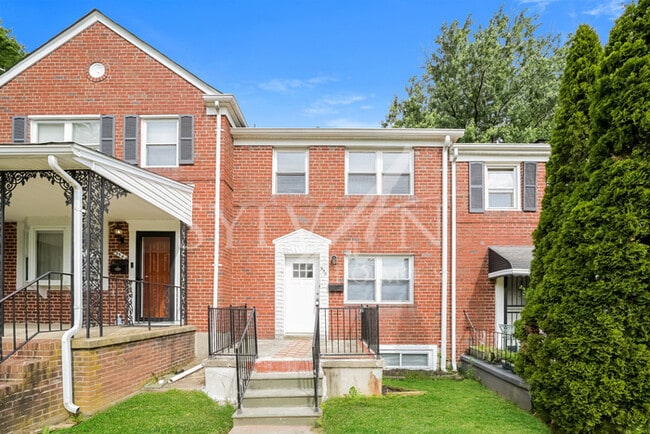 956 Masefield Rd photo'