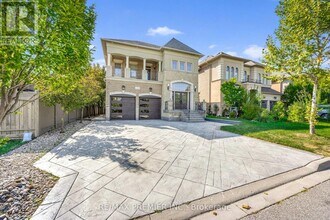 76 Orleans Cir in Vaughan, ON - Building Photo - Building Photo