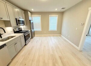 2 Beach Rd in Revere, MA - Building Photo - Building Photo