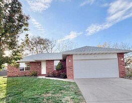 1819 N 25th St in Ozark, MO - Building Photo