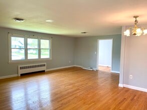 25 Lindy Ln in West Hartford, CT - Building Photo - Building Photo