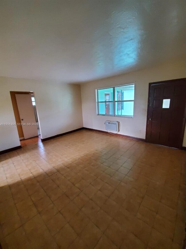 435 NE 139th St in North Miami, FL - Building Photo - Building Photo