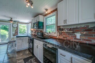 928 Crescent Hill Rd in Nashville, TN - Building Photo - Building Photo