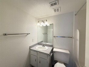 2030 Winrock Blvd in Houston, TX - Building Photo - Building Photo