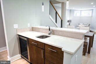 720 East Capitol St NE-Unit -LOWER LEVEL in Washington, DC - Building Photo - Building Photo
