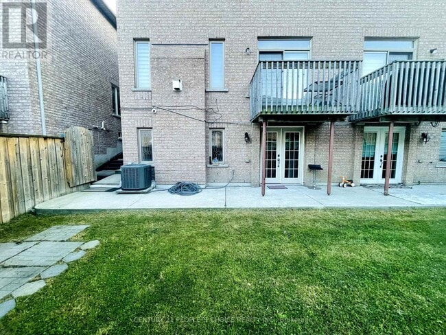 property at 5551 Meadowcrest Ave