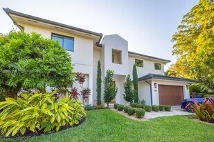 2809 NE 14th Ave in Wilton Manors, FL - Building Photo