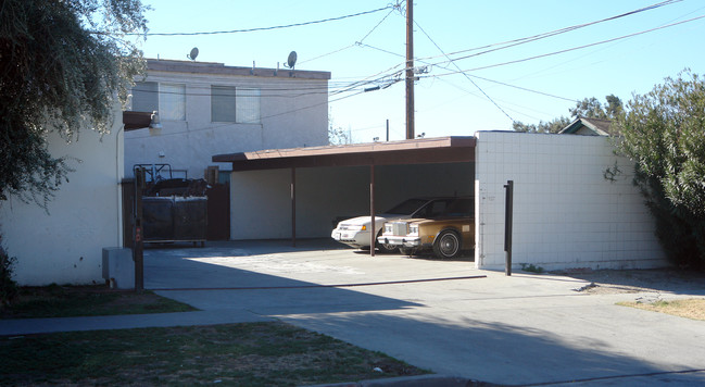 501 W 34th St in San Bernardino, CA - Foto de edificio - Building Photo