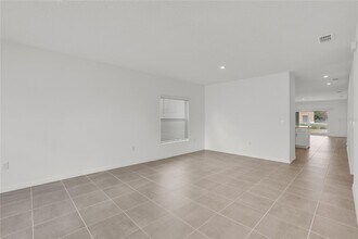 4731 Vellacito Way, Unit 1226 in Davenport, FL - Building Photo - Building Photo