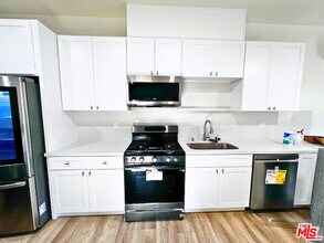 4000 Goodwin Ave in Los Angeles, CA - Building Photo - Building Photo