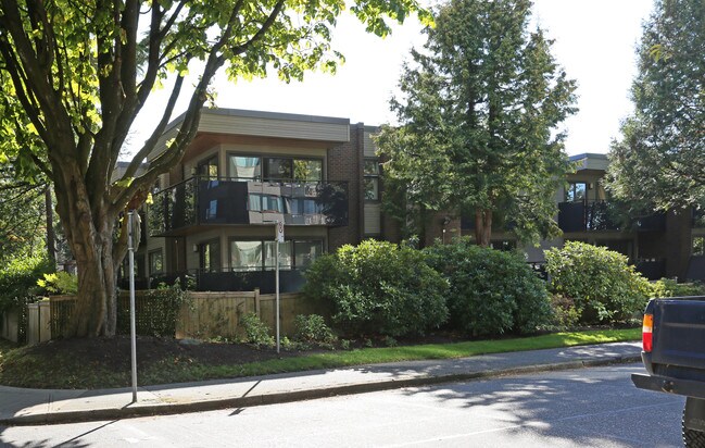 Landmark Reef in Vancouver, BC - Building Photo - Primary Photo