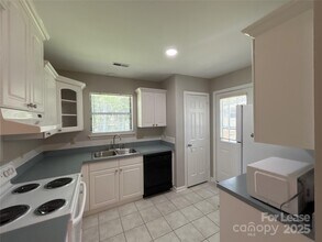 10722 Four Mile Crk Rd in Charlotte, NC - Building Photo - Building Photo