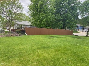 3918 Huntington Ln NW in Rochester, MN - Foto de edificio - Building Photo