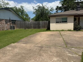 306 Coburn St in League City, TX - Foto de edificio - Building Photo