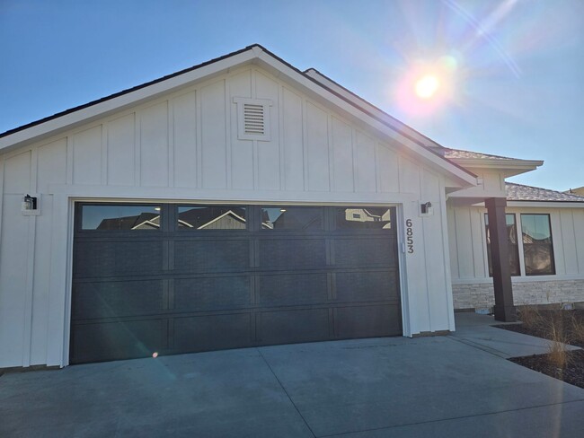 property at 6853 W Redwood Crk Dr