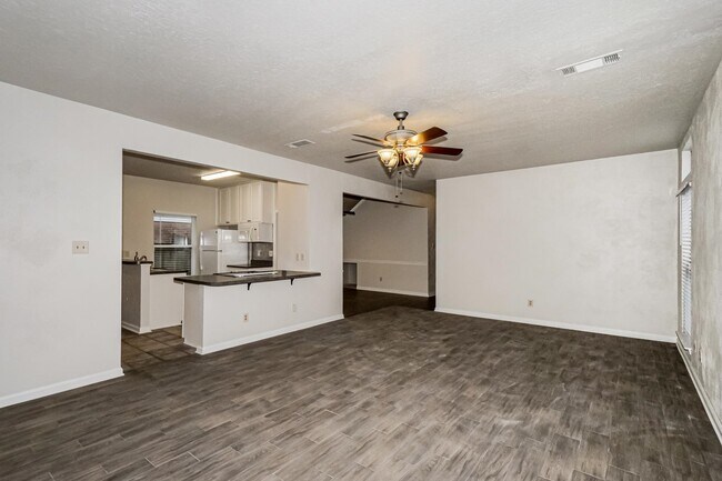 7897 Bentwood Cir in Memphis, TN - Building Photo - Building Photo