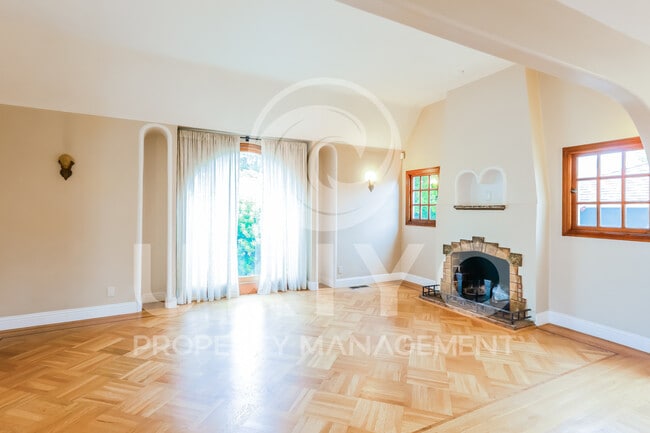 4753 El Centro Ave in Oakland, CA - Building Photo - Building Photo