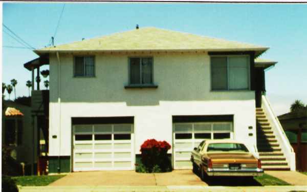 141-145 145A Santa Dominga Ave in San Bruno, CA - Building Photo