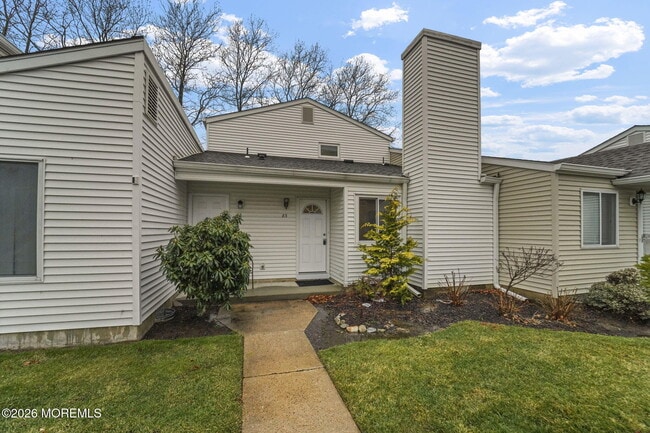 83 Greenwood Dr in Freehold, NJ - Building Photo - Building Photo