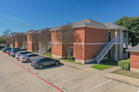 University Edge in Waco, TX - Foto de edificio - Building Photo