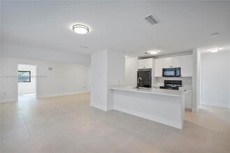 490 NE 141st St in North Miami, FL - Building Photo - Building Photo