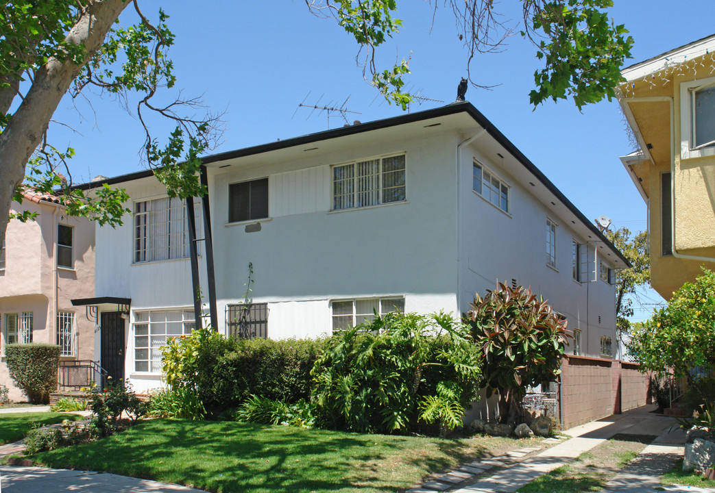 6123 Cashio St in Los Angeles, CA - Building Photo