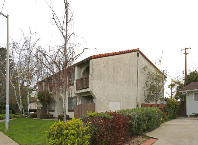 561 Saratoga Ave in Santa Clara, CA - Building Photo - Building Photo