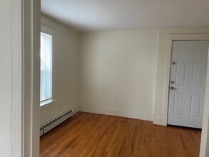 6 York St in Augusta, ME - Building Photo - Building Photo