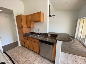 7960 Preserve Cir in Naples, FL - Foto de edificio - Building Photo