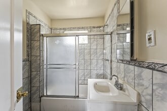 3005 S Rimpau Blvd in Los Angeles, CA - Building Photo - Building Photo