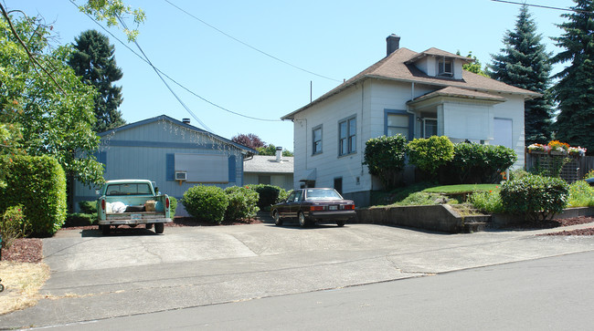 1624 NE 72nd Ave in Portland, OR - Building Photo - Building Photo