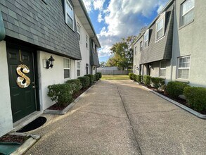 1824 Hickory Ave in Harahan, LA - Building Photo - Building Photo