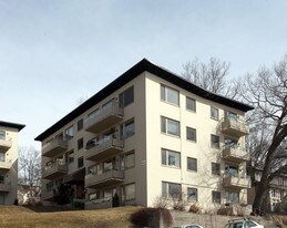 2378 Queen St E in Toronto, ON - Building Photo