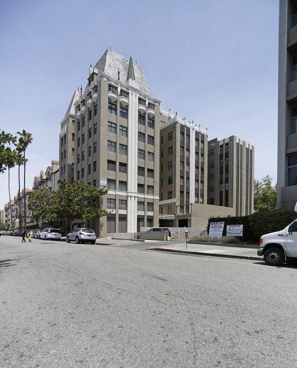 Gramercy Wilshire in Los Angeles, CA - Building Photo