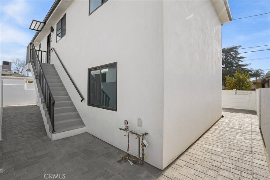 13906 Hamlin St, Unit #4 in Los Angeles, CA - Building Photo
