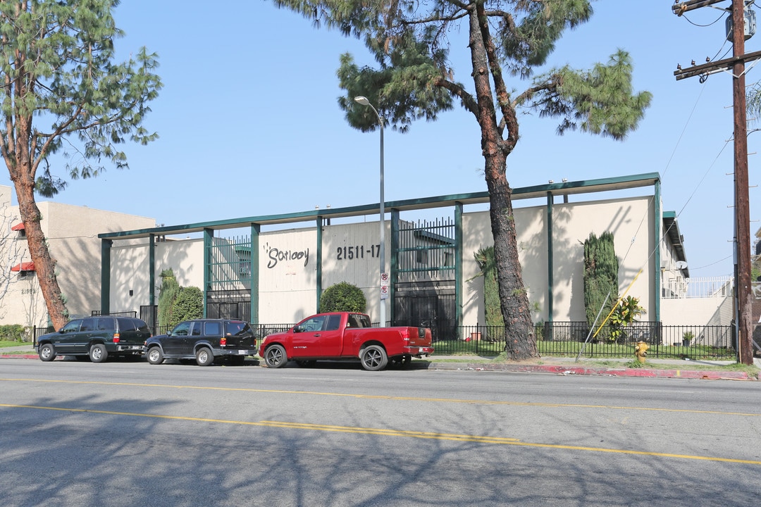 Saticoy Apartments in Canoga Park, CA - Building Photo