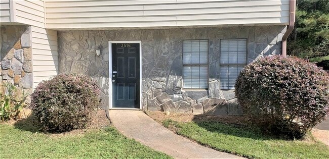 3516 Hopkins Ct in Powder Springs, GA - Building Photo - Building Photo