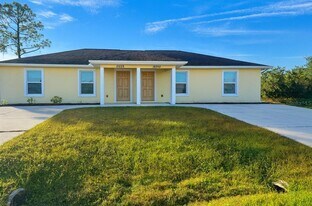 12223 Zittle Ave in Port Charlotte, FL - Building Photo