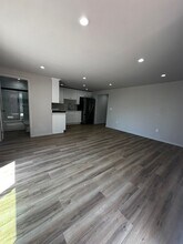 347 Donax Ave-Unit -2 in Imperial Beach, CA - Building Photo - Building Photo