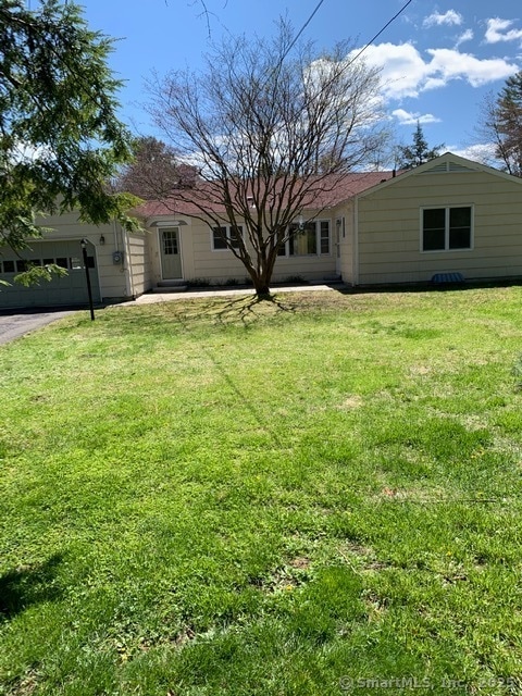 14 Northfield Dr in Westport, CT - Foto de edificio - Building Photo