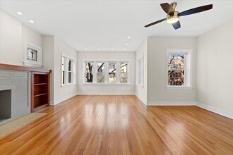 4912 N Washtenaw Ave in Chicago, IL - Foto de edificio - Building Photo