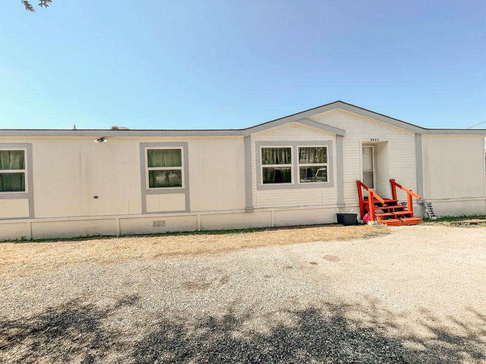 5061 Apache Moon in Spring Branch, TX - Building Photo