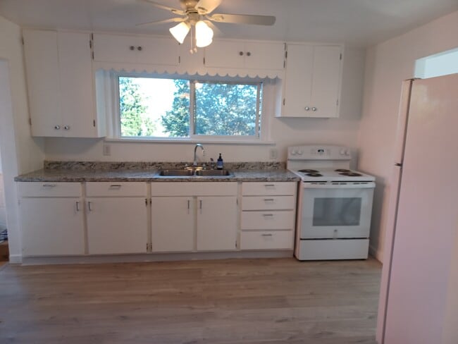 308 S Yantic Ave, Unit 308 S. Yantic Ave. Unit B