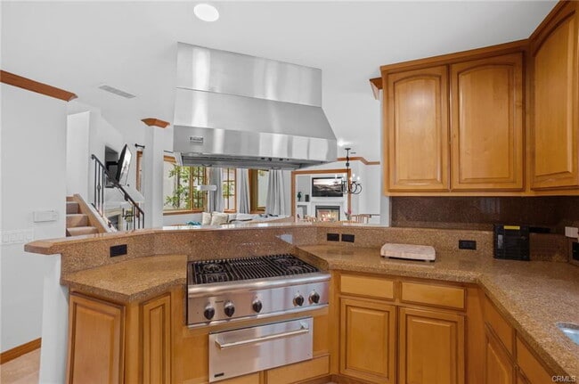 502 Goldenrod Ave in Newport Beach, CA - Building Photo - Building Photo