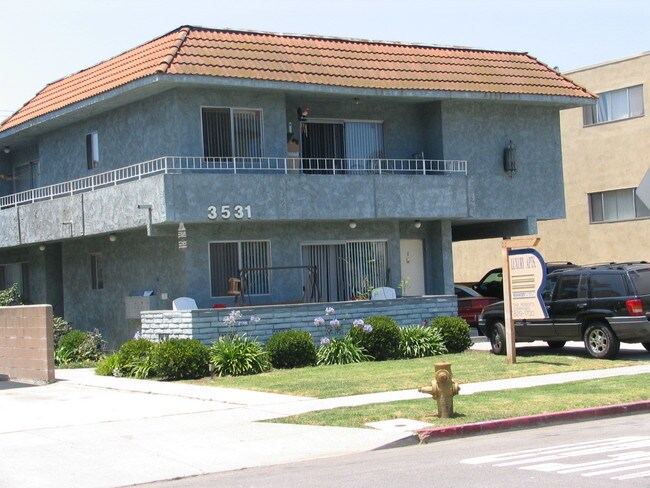 3531 Clarington Ave in Los Angeles, CA - Building Photo - Building Photo